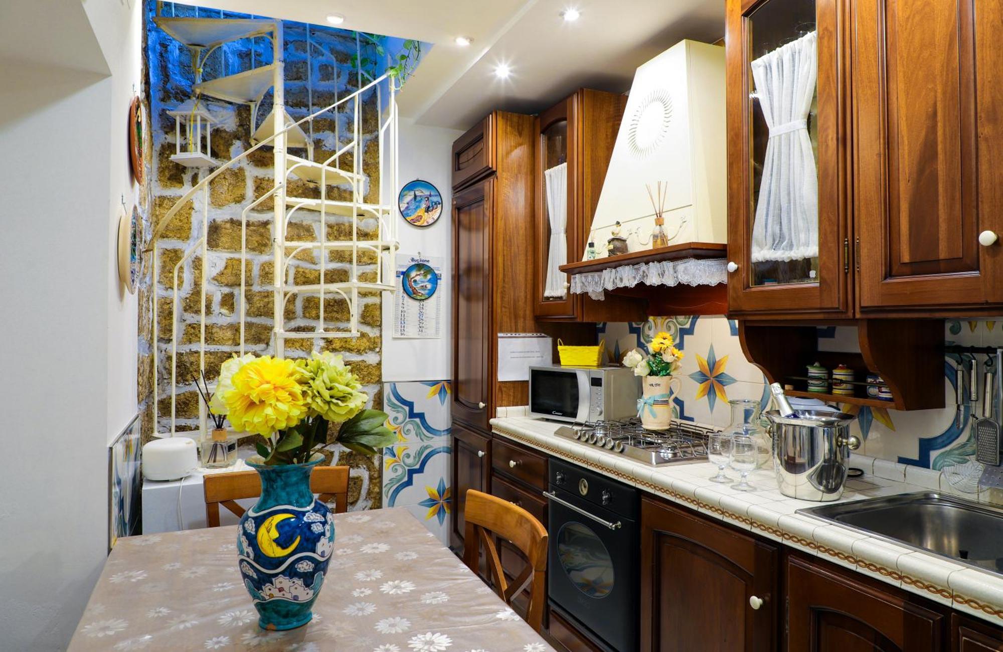 Giallo Napoletano Home Napoli Dış mekan fotoğraf